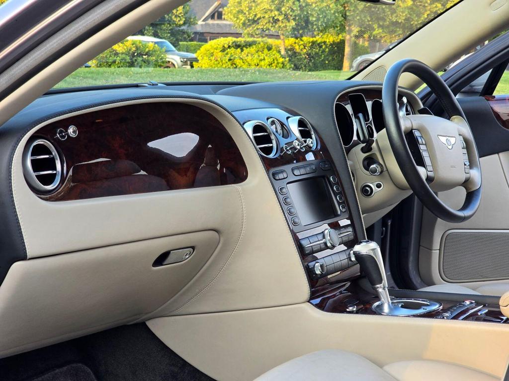 BENTLEY FLYING SPUR  2006