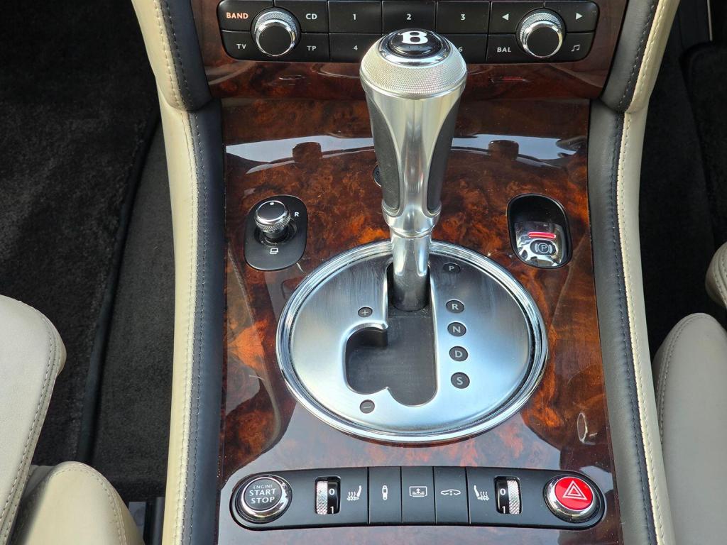 BENTLEY FLYING SPUR  2006