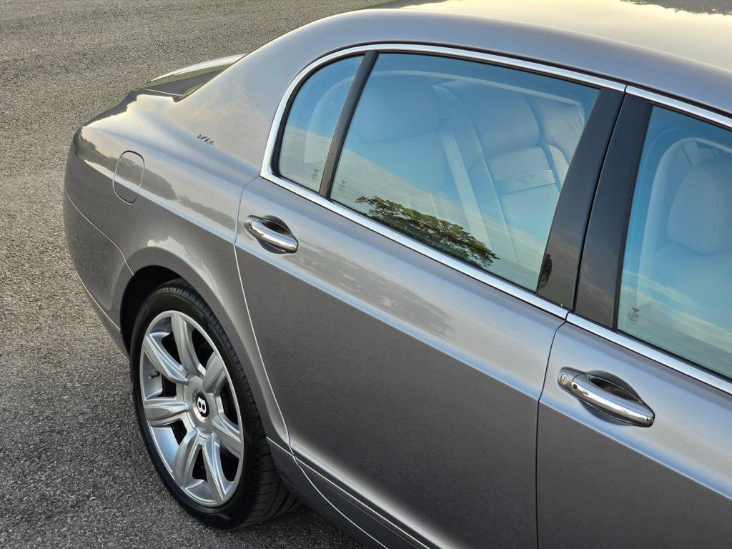 BENTLEY FLYING SPUR  2006