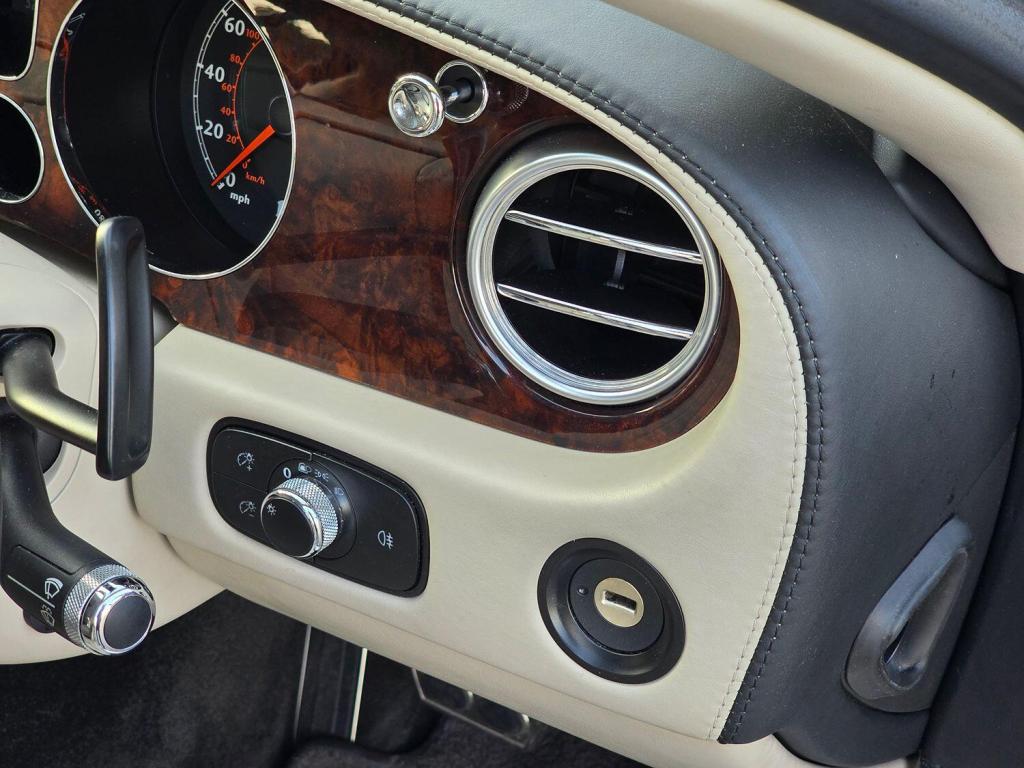 BENTLEY FLYING SPUR  2006