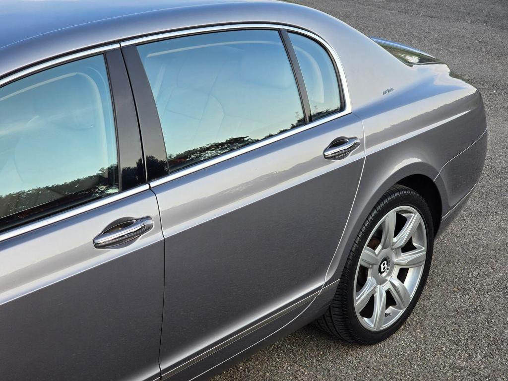 BENTLEY FLYING SPUR  2006