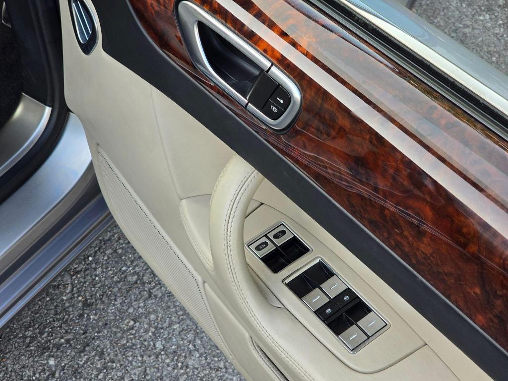 BENTLEY FLYING SPUR  2006