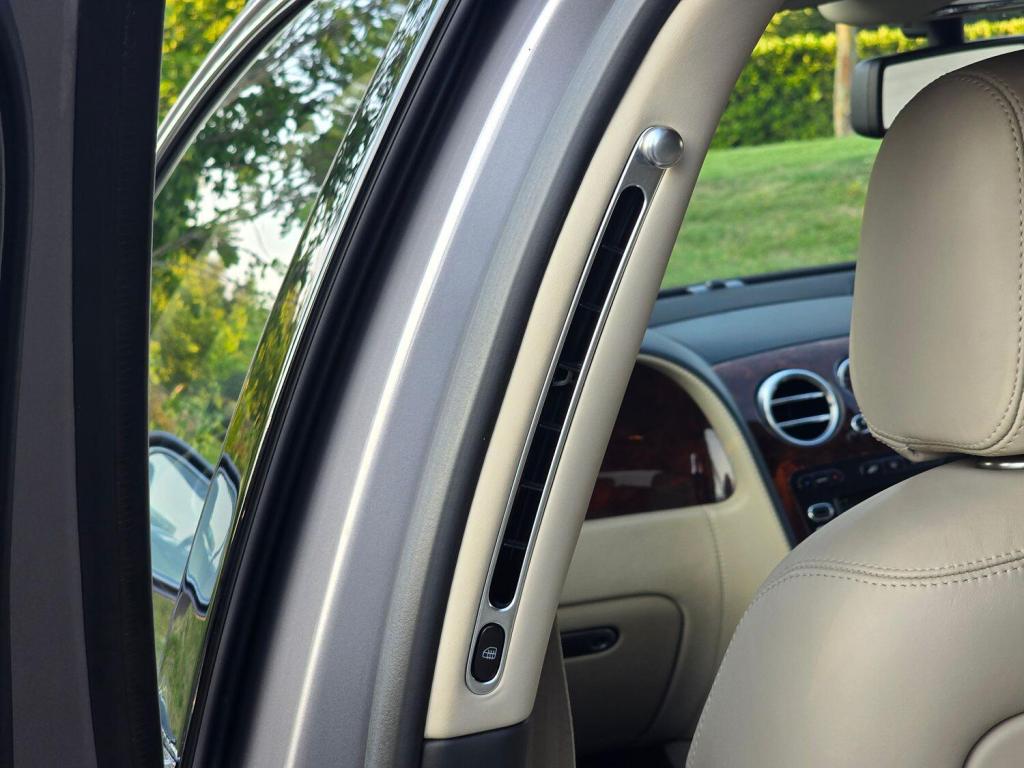 BENTLEY FLYING SPUR  2006