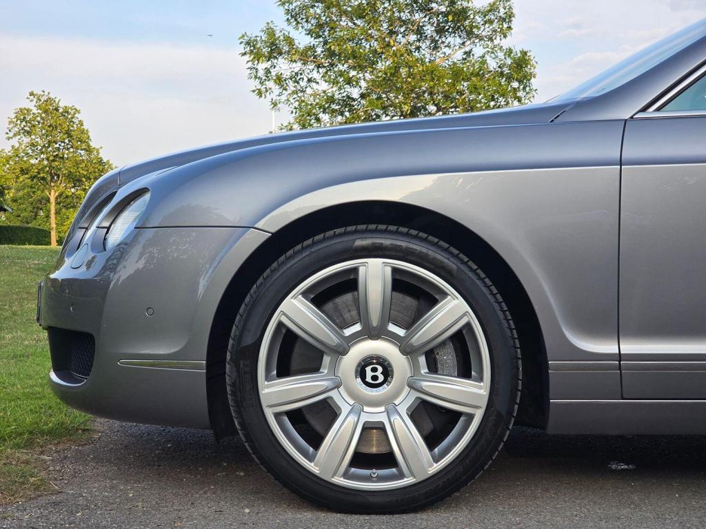 BENTLEY FLYING SPUR  2006