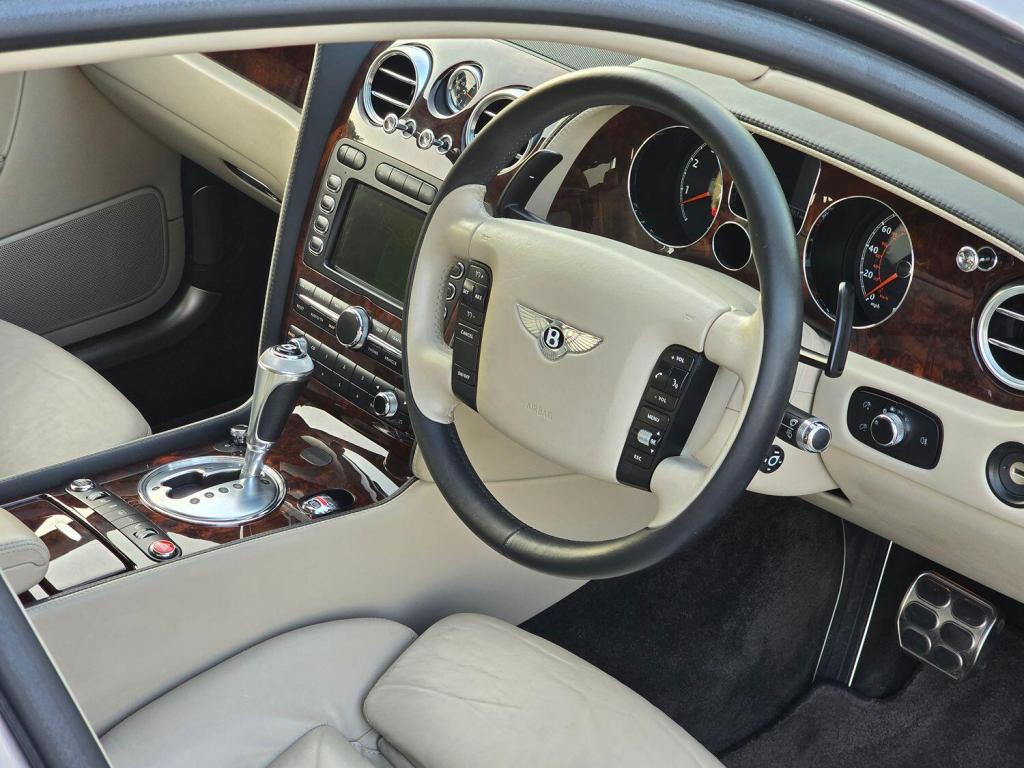 BENTLEY FLYING SPUR  2006