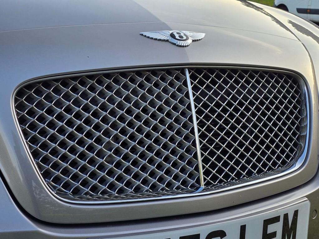 BENTLEY FLYING SPUR  2006