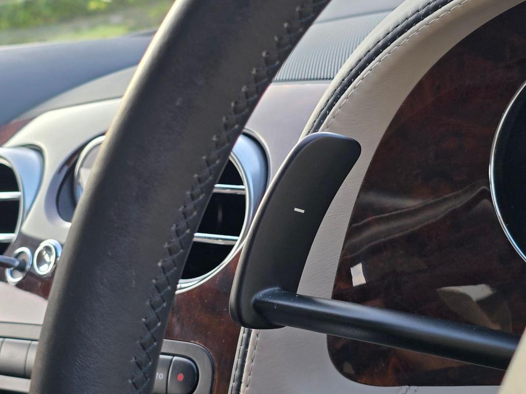 BENTLEY FLYING SPUR  2006