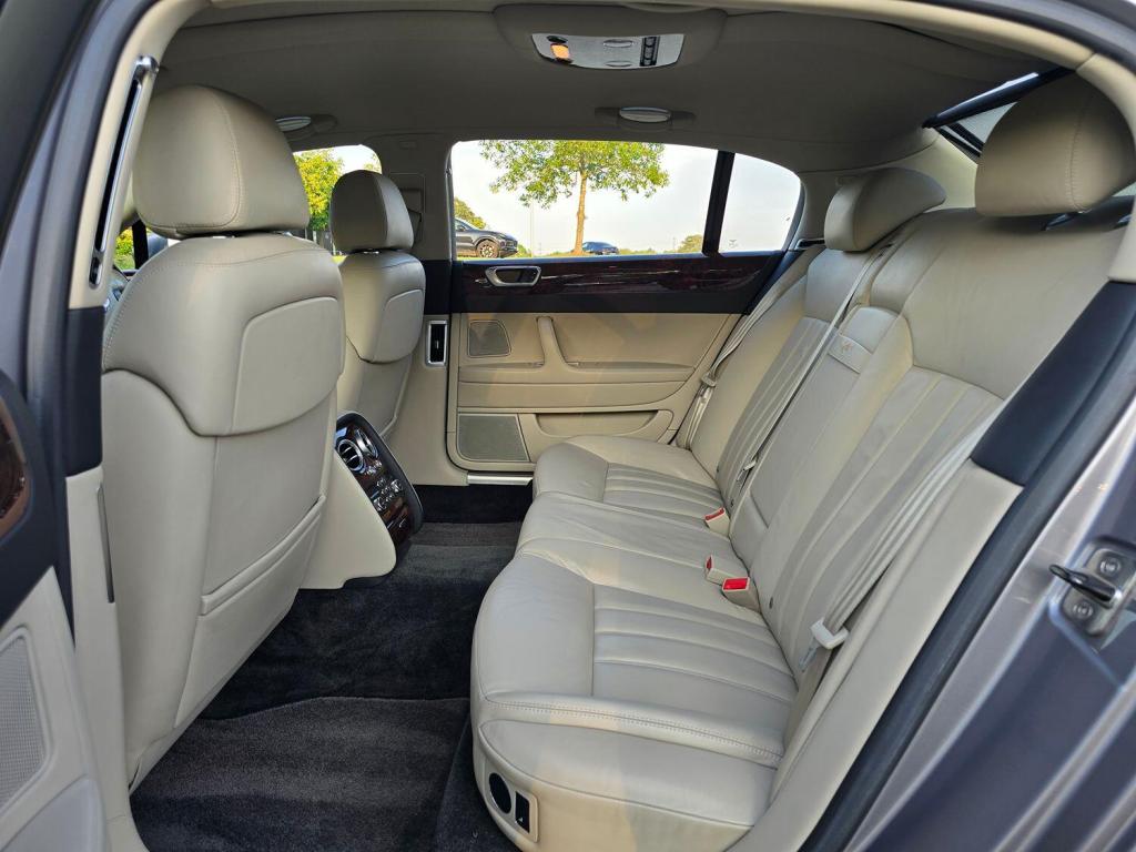 BENTLEY FLYING SPUR  2006