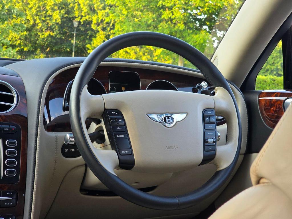 BENTLEY FLYING SPUR  2006