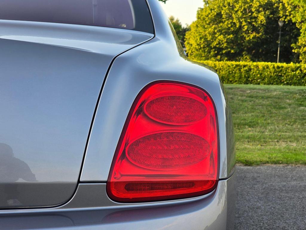 BENTLEY FLYING SPUR  2006