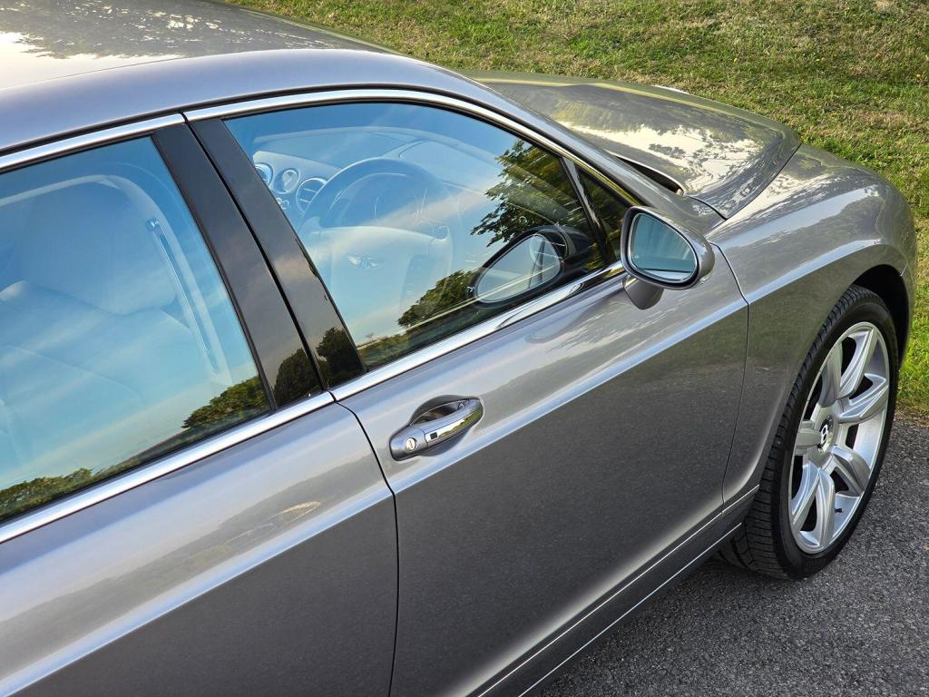 BENTLEY FLYING SPUR  2006