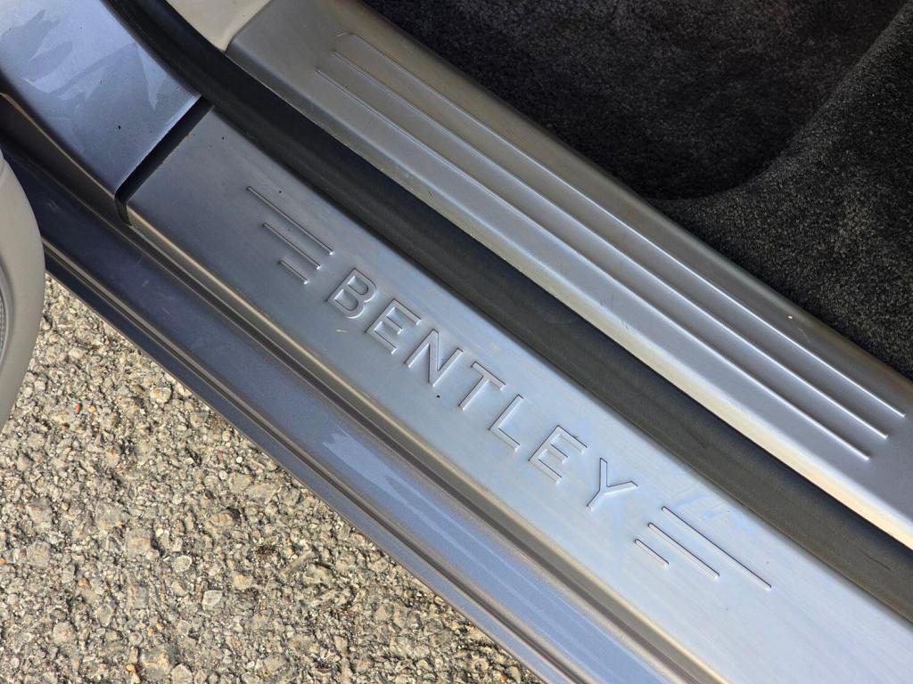 BENTLEY FLYING SPUR  2006