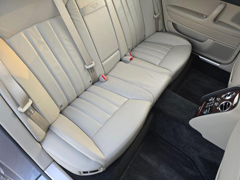 BENTLEY FLYING SPUR  2006