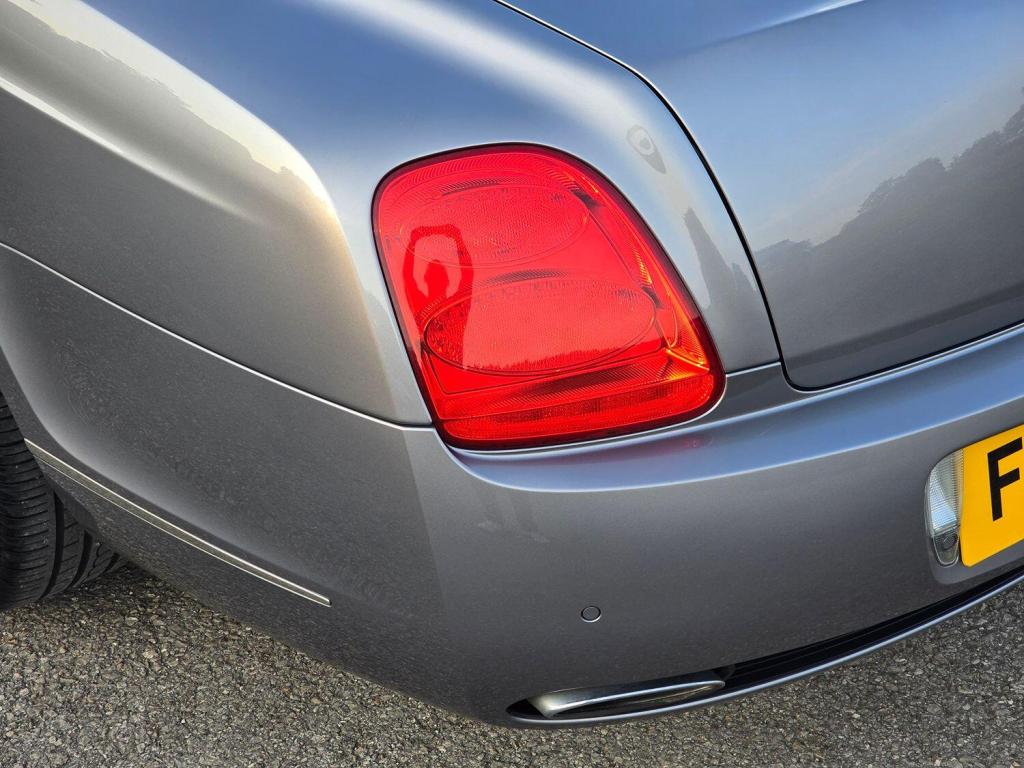 BENTLEY FLYING SPUR  2006