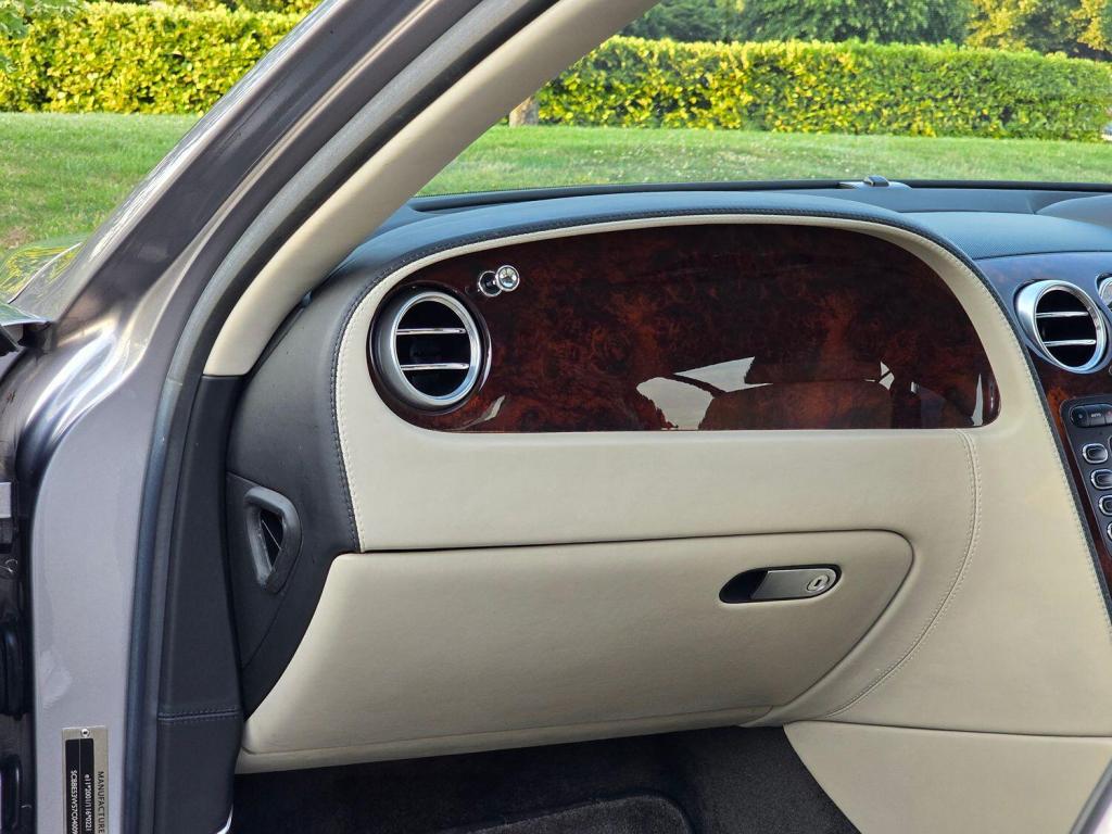 BENTLEY FLYING SPUR  2006