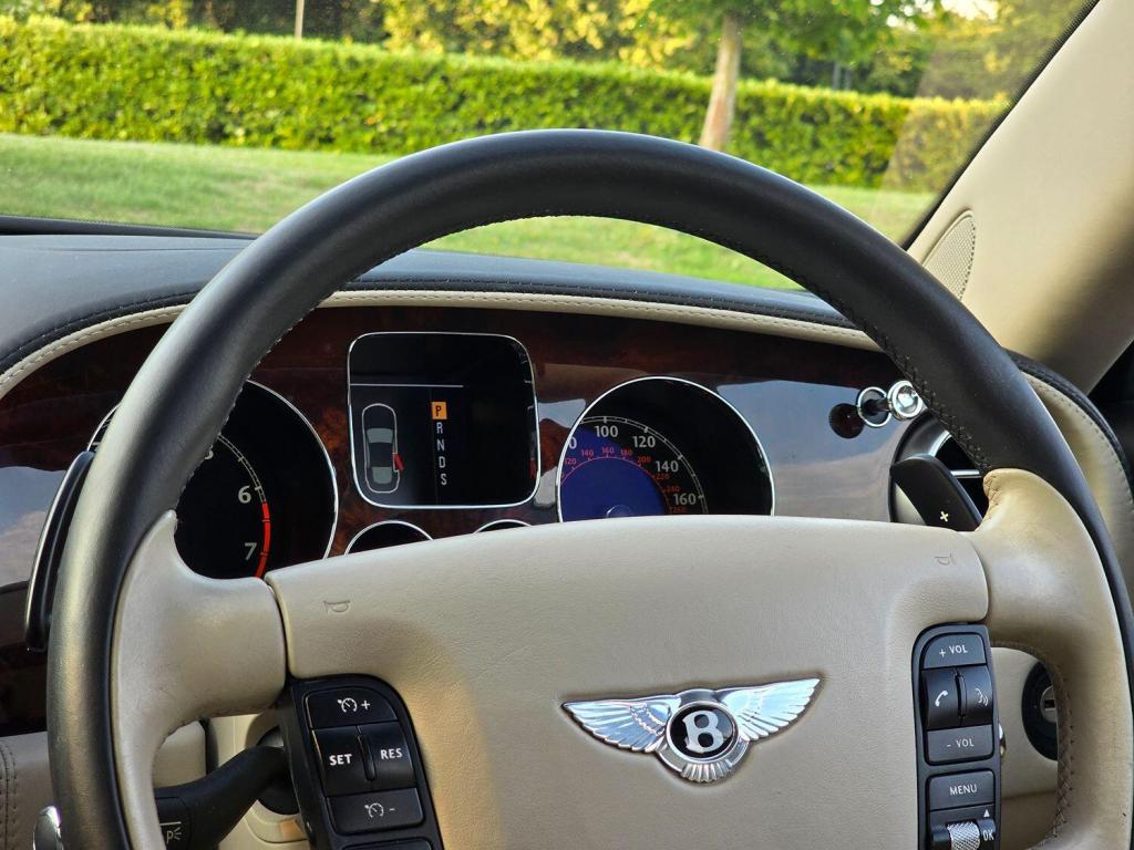 BENTLEY FLYING SPUR  2006