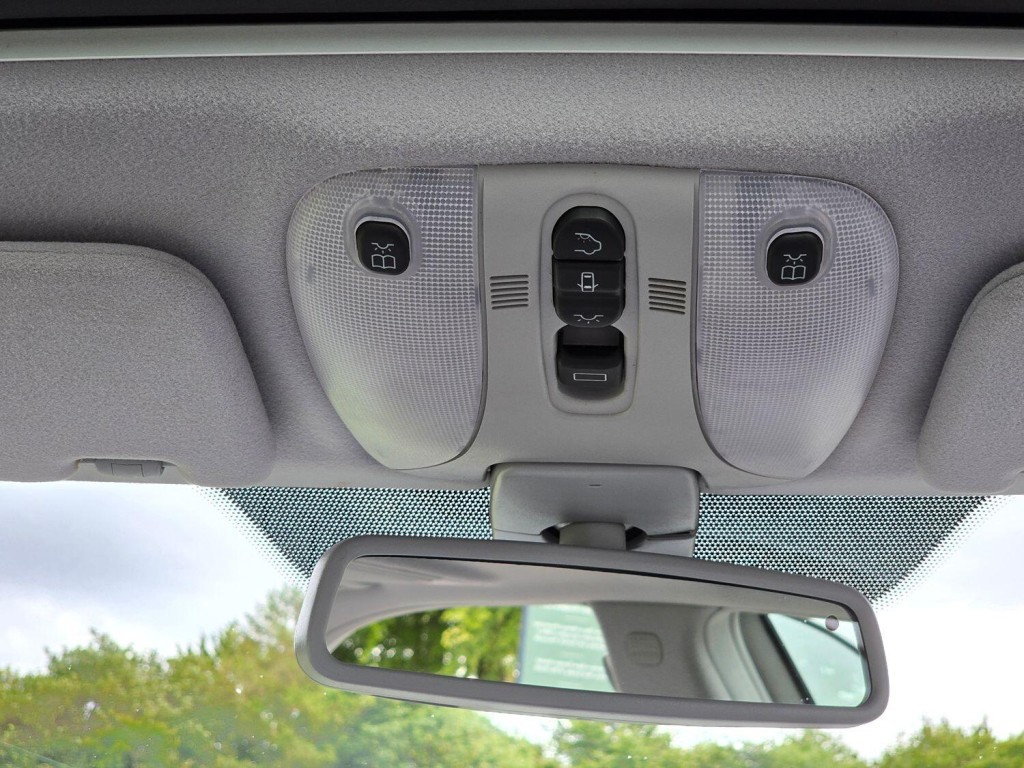 MERCEDES-BENZ S CLASS 3.2 S320 2001