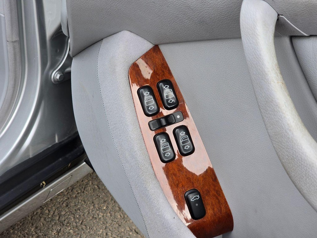 MERCEDES-BENZ S CLASS 3.2 S320 2001