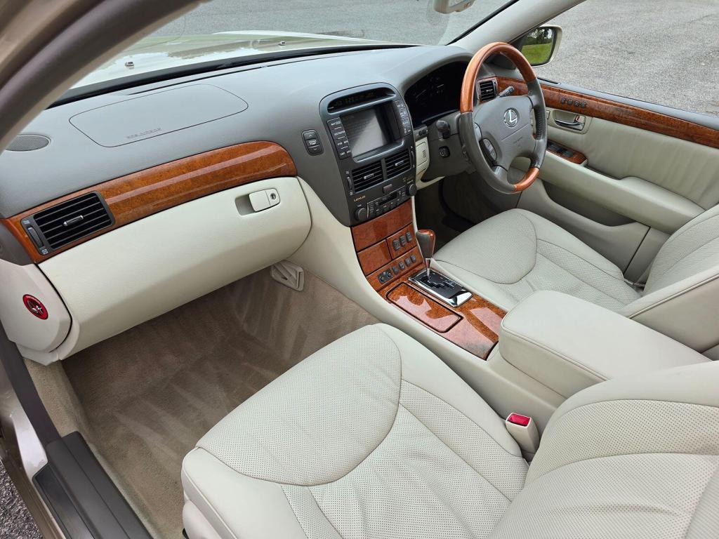 LEXUS LS 4.3 430 2004