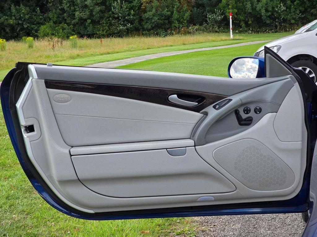 MERCEDES-BENZ SL 3.7 SL350 2005