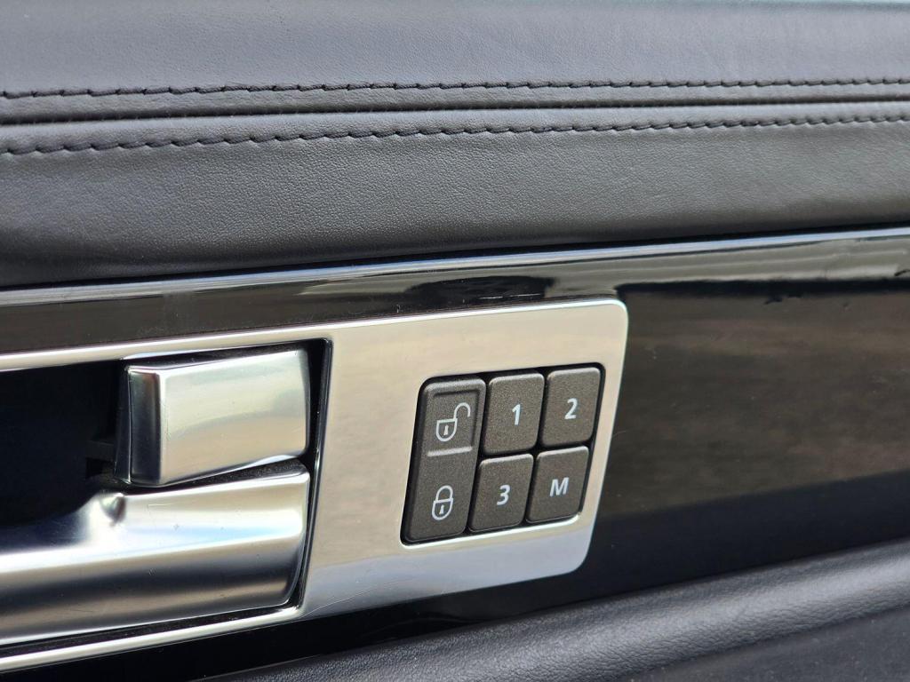 LAND ROVER RANGE ROVER SPORT 3.0 SD V6 HSE Black 2013