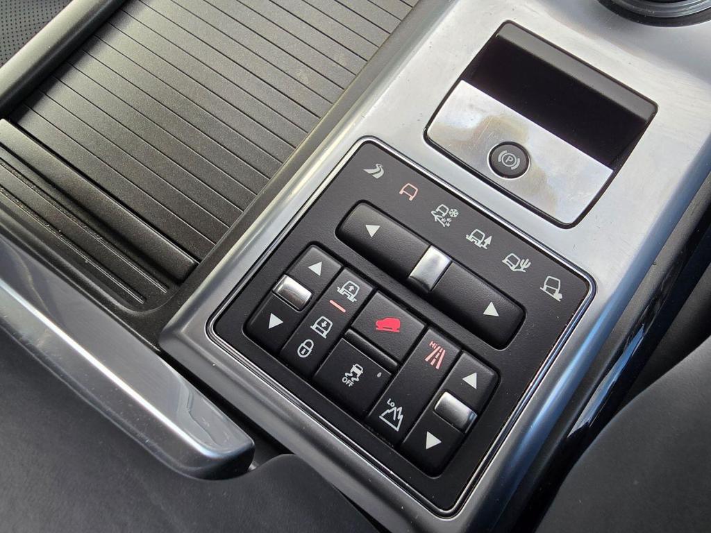 LAND ROVER RANGE ROVER SPORT 3.0 SD V6 HSE Black 2013