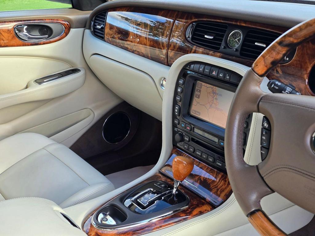 JAGUAR XJ 4.2 XJ8 SE 2005