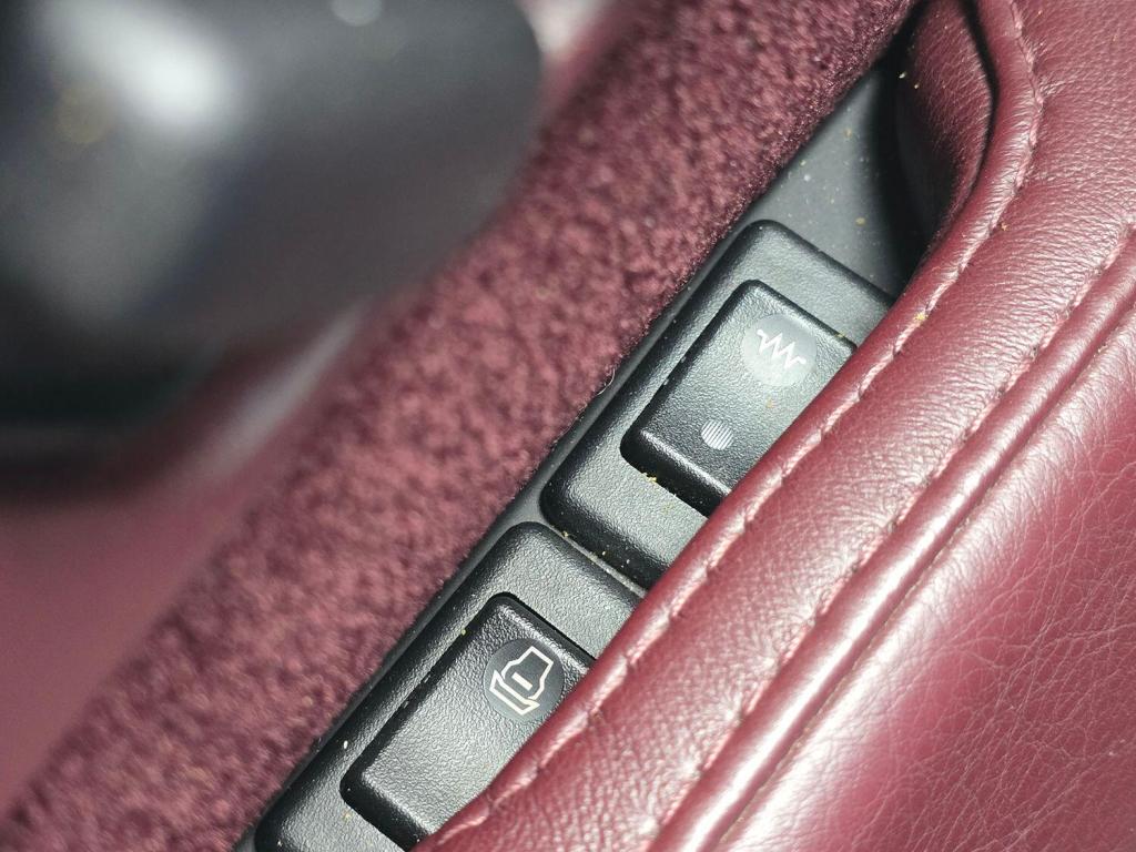 ASTON MARTIN DB9 5.9 2005