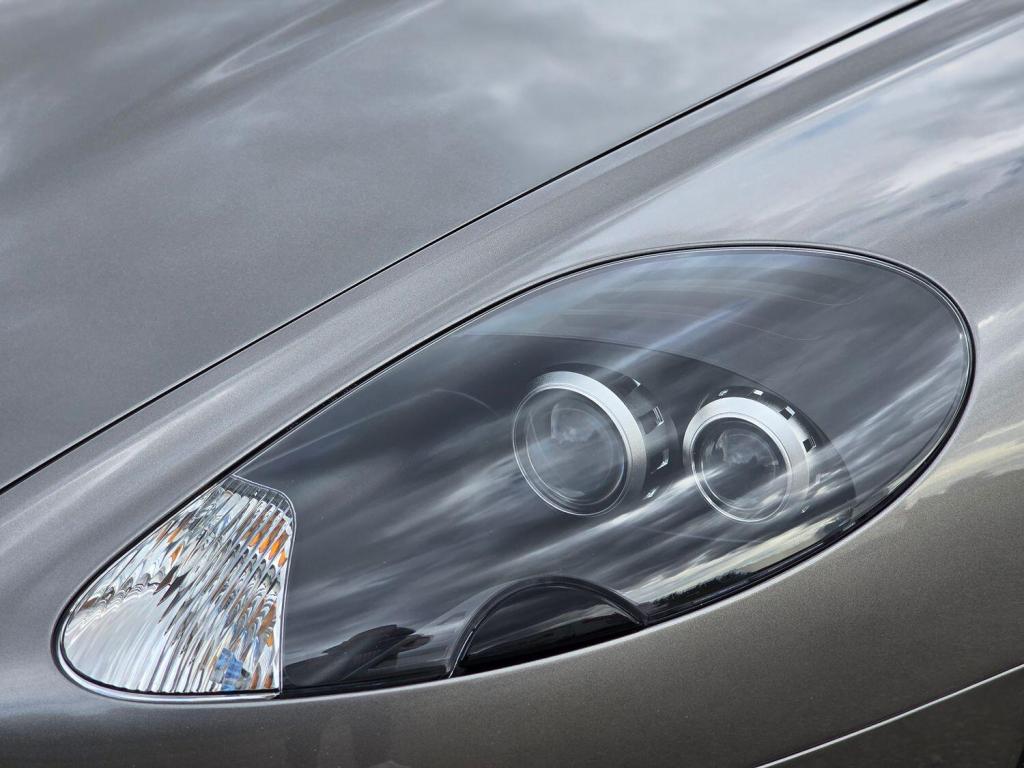 ASTON MARTIN DB9 5.9 2005