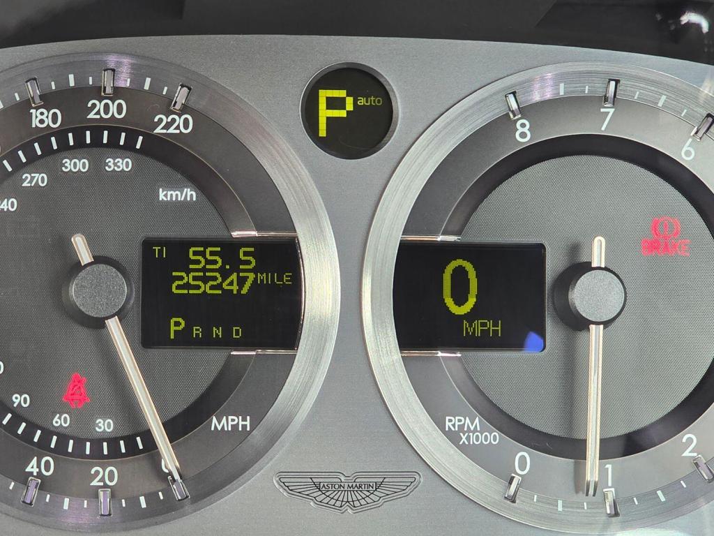 ASTON MARTIN DB9 5.9 2005