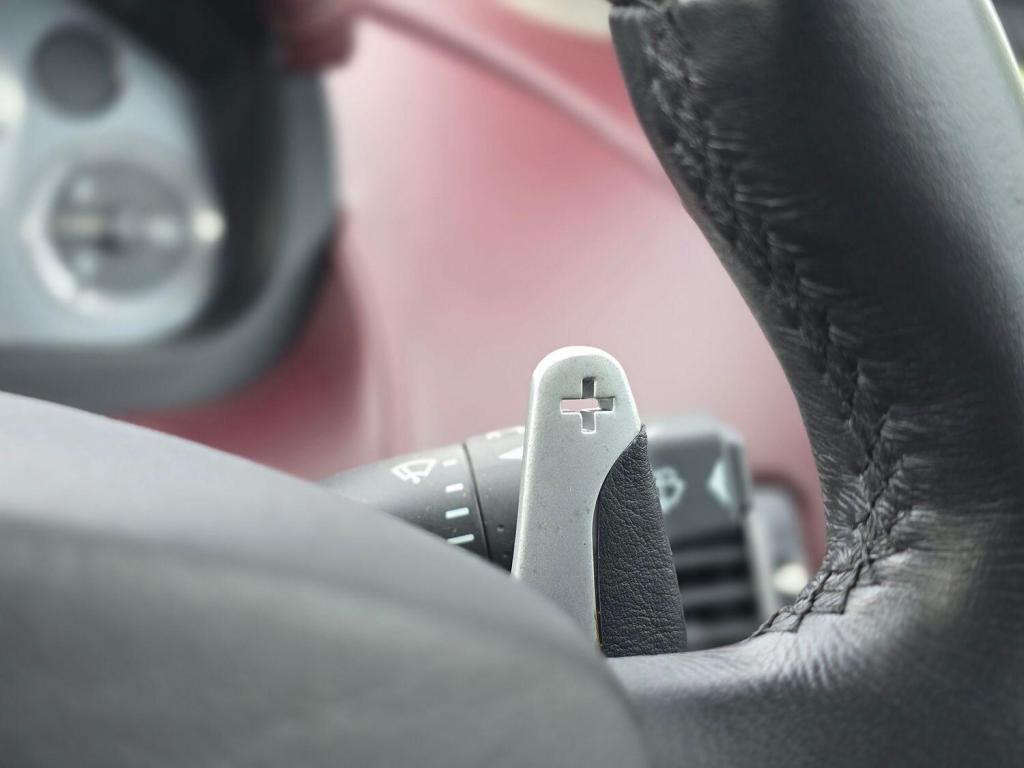 ASTON MARTIN DB9 5.9 2005