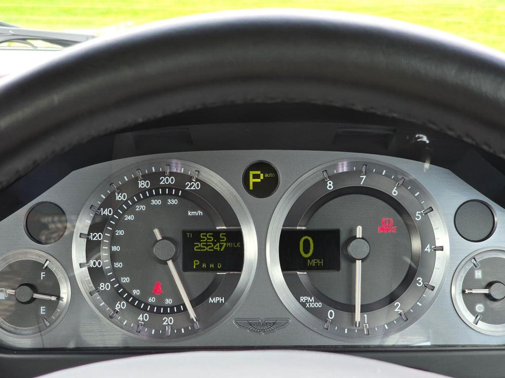 ASTON MARTIN DB9 5.9 2005