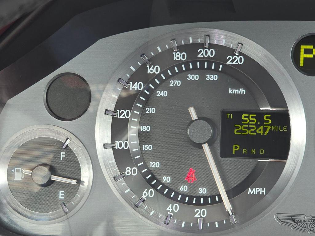 ASTON MARTIN DB9 5.9 2005