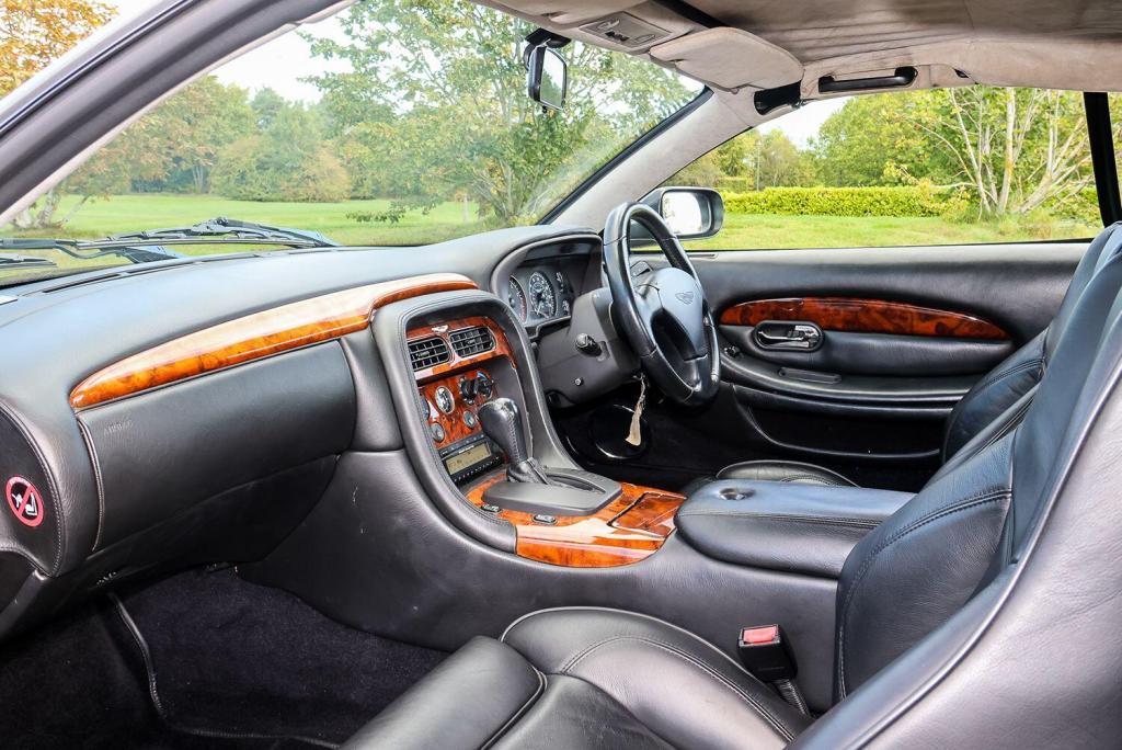 ASTON MARTIN DB7 5.9 2004