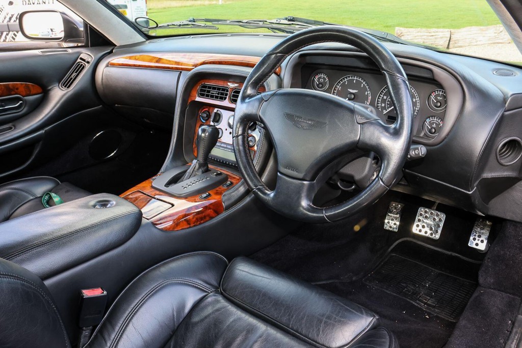 ASTON MARTIN DB7 5.9 2004