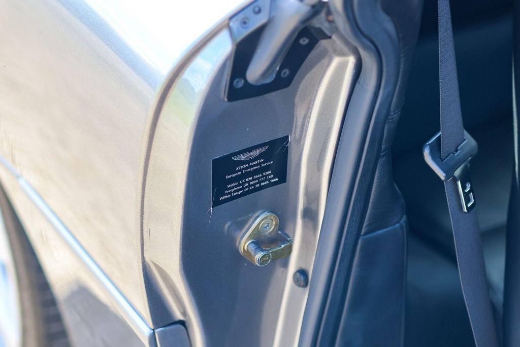 ASTON MARTIN DB7 5.9 2004