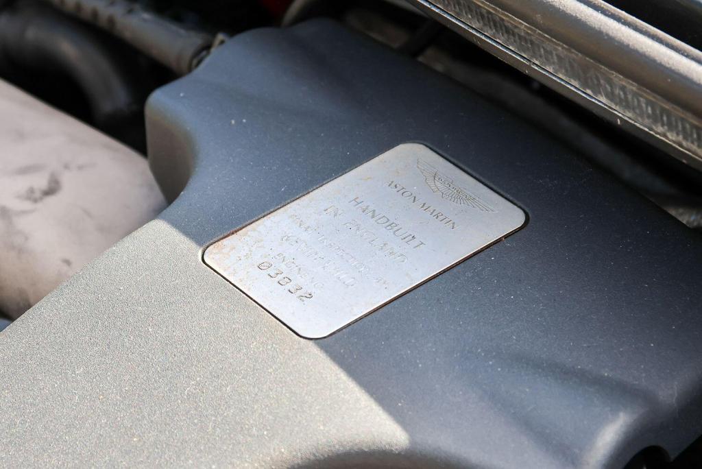 ASTON MARTIN DB7 5.9 2004