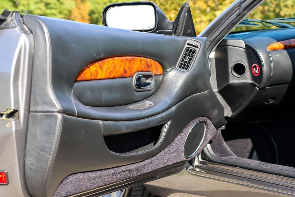 ASTON MARTIN DB7 5.9 2004