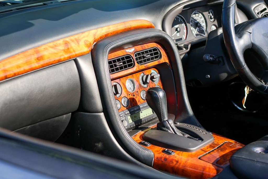 ASTON MARTIN DB7 5.9 2004