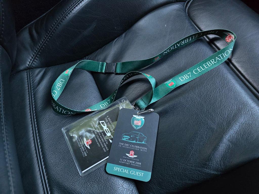 ASTON MARTIN DB7 5.9 2004