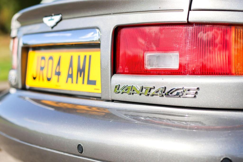 ASTON MARTIN DB7 5.9 2004