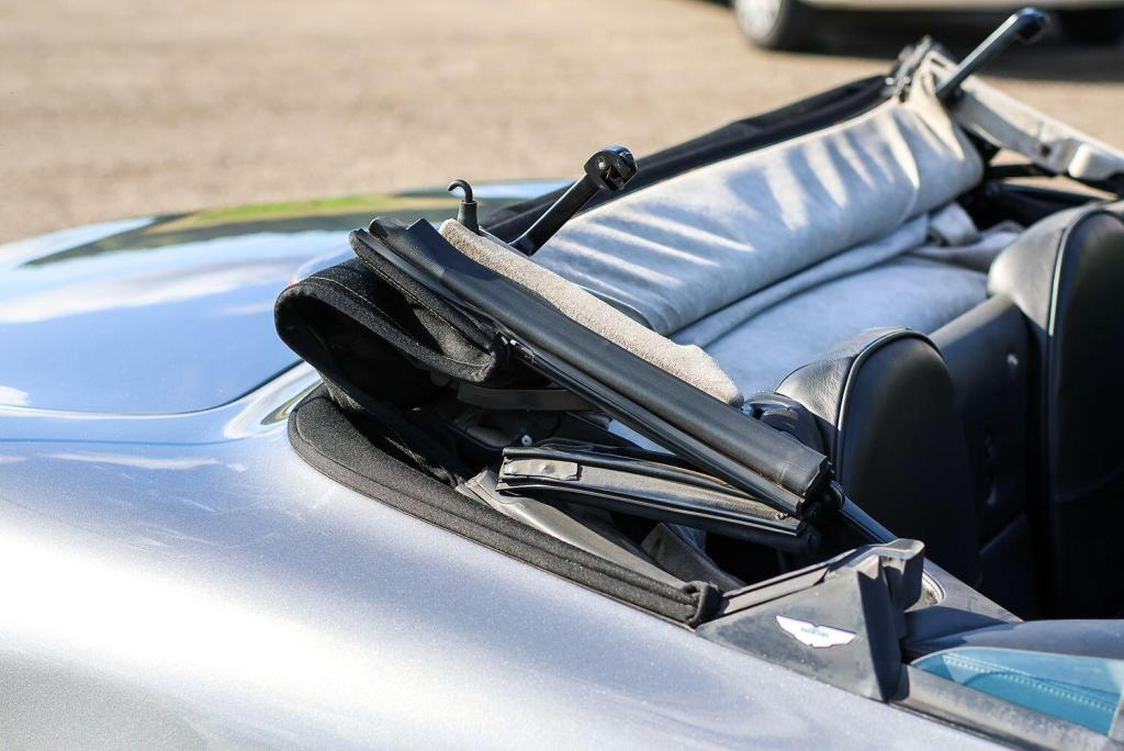 ASTON MARTIN DB7 5.9 2004