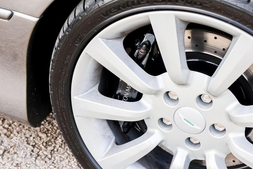 ASTON MARTIN DB7 5.9 2004