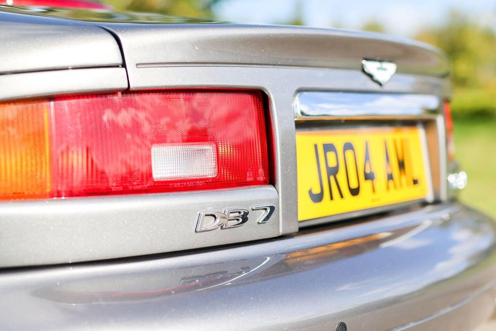 ASTON MARTIN DB7 5.9 2004