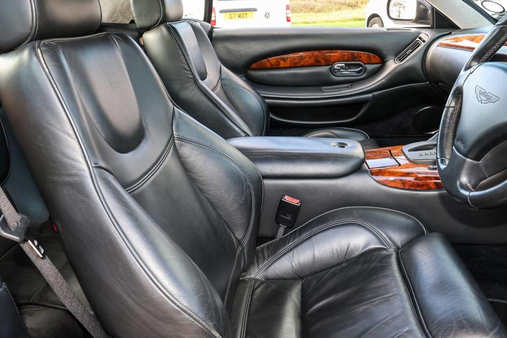 ASTON MARTIN DB7 5.9 2004