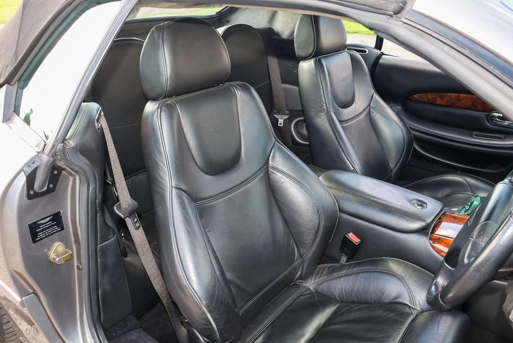 ASTON MARTIN DB7 5.9 2004