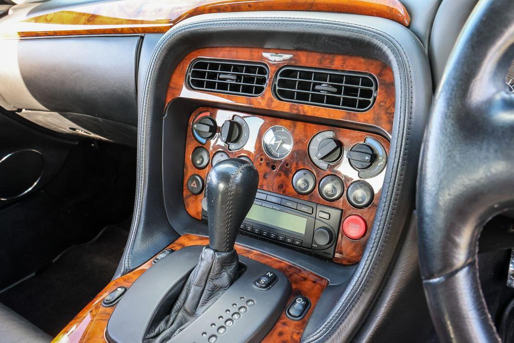 ASTON MARTIN DB7 5.9 2004