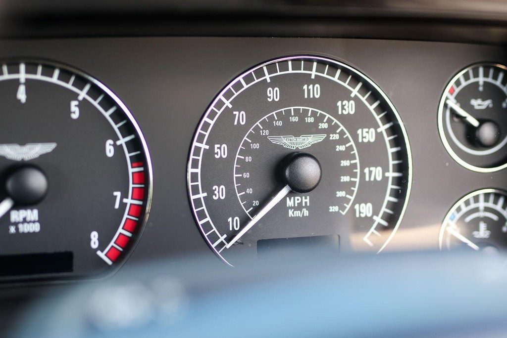 ASTON MARTIN DB7 5.9 2004