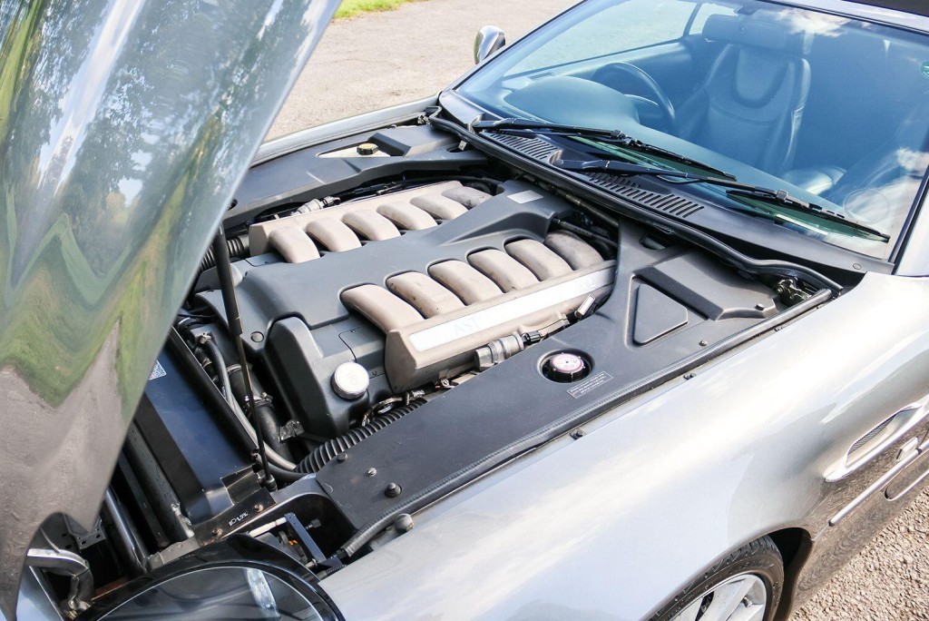 ASTON MARTIN DB7 5.9 2004