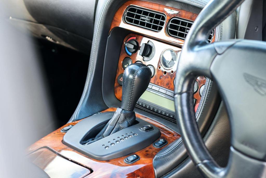 ASTON MARTIN DB7 5.9 2004